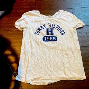 🎉2/$20 Tommy Hilfiger white shirt